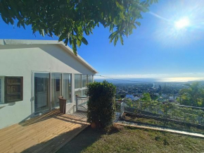 Kaze Bretagne - Évasion à Saint-Denis - Charmante Maison T3 avec Terrasse, Jardin et Vue Imprenable - Proche Aéroport